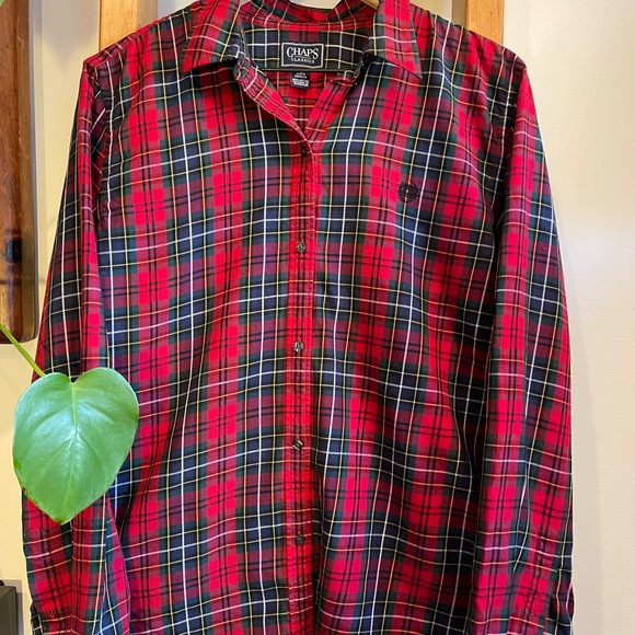 Chaps Classic Holiday Plaid Button Down! - Picture 2 of 10
